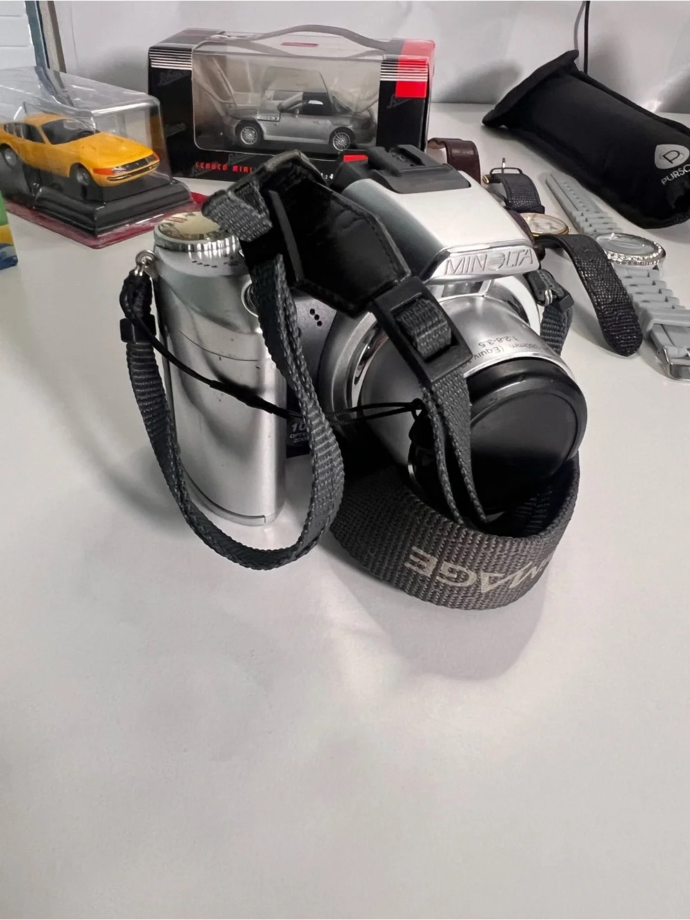 Minolta DiMAGE Digital Camera - Works 100% / Funciona al 100